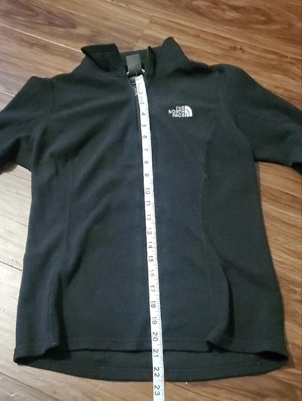 The North Face Women’s Black Half-Zip Fleece Pullover - Picture 6 of 8